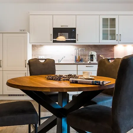 Kaeptn Knaak 부스트로우